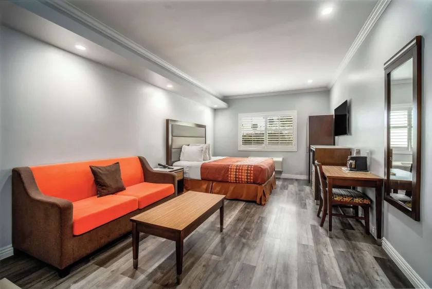 Rodeway Inn & Suites Pasadena - Image 1