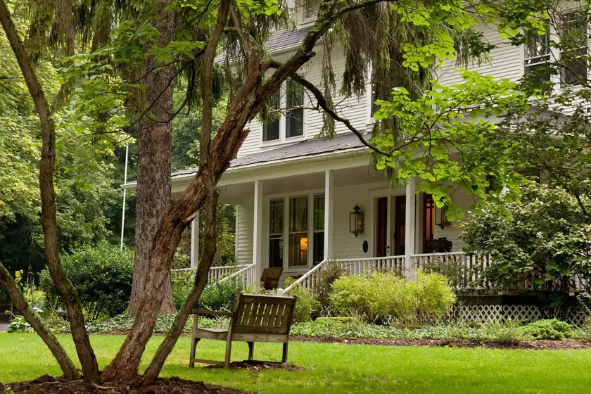The White Oak Inn - Image 1