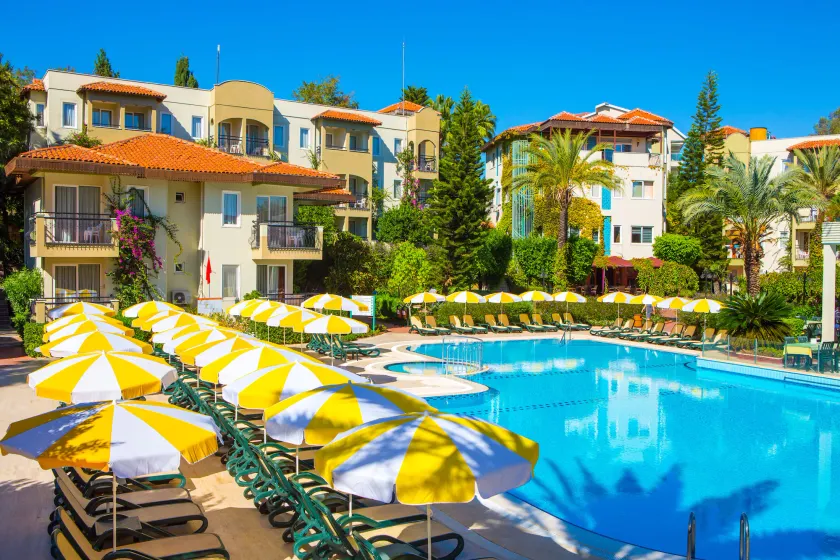 Gardenia Beach Hotel - Image 1