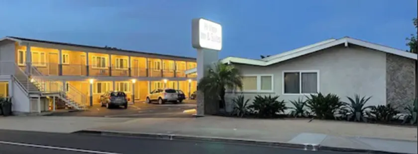 Hi View Inn & Suites - Image 1