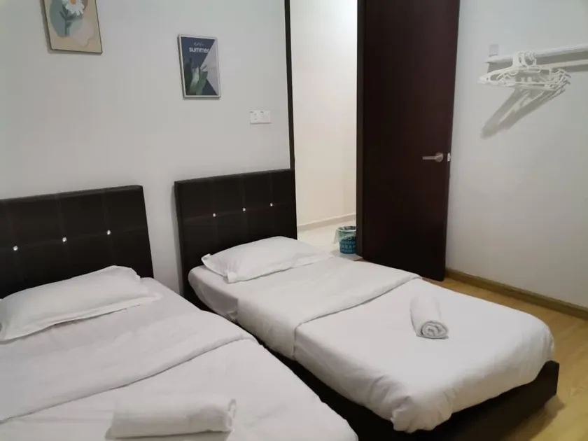 Cityview 2BR Country Garden Danga Bay - Natol - Zimmer