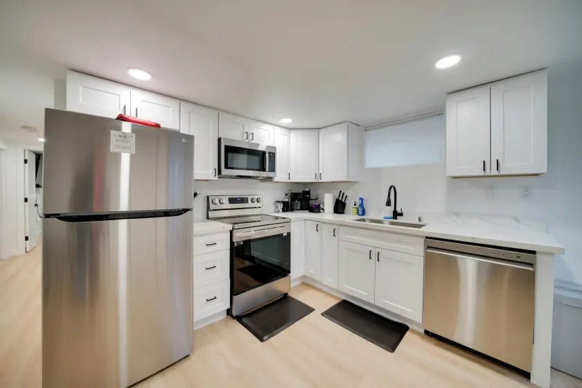 5 Mi to Dtwn Seattle: Pet-friendly Apt - Image 1
