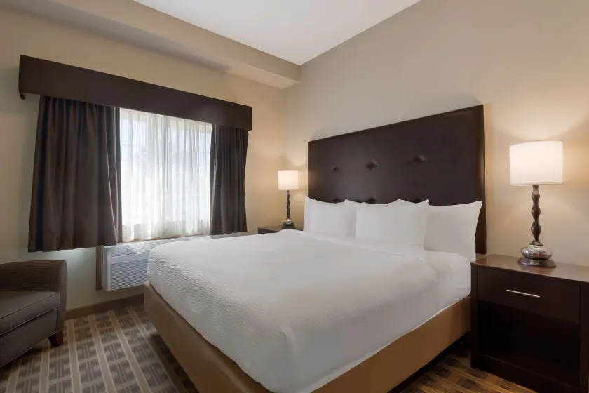 Best Western University Inn and Suites - Image 1