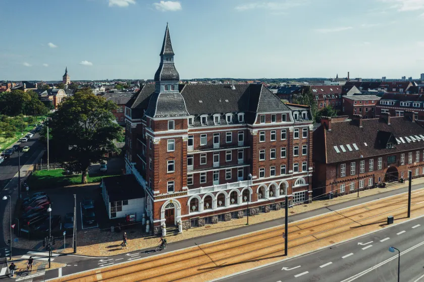 Milling Hotel Plaza - Image 1
