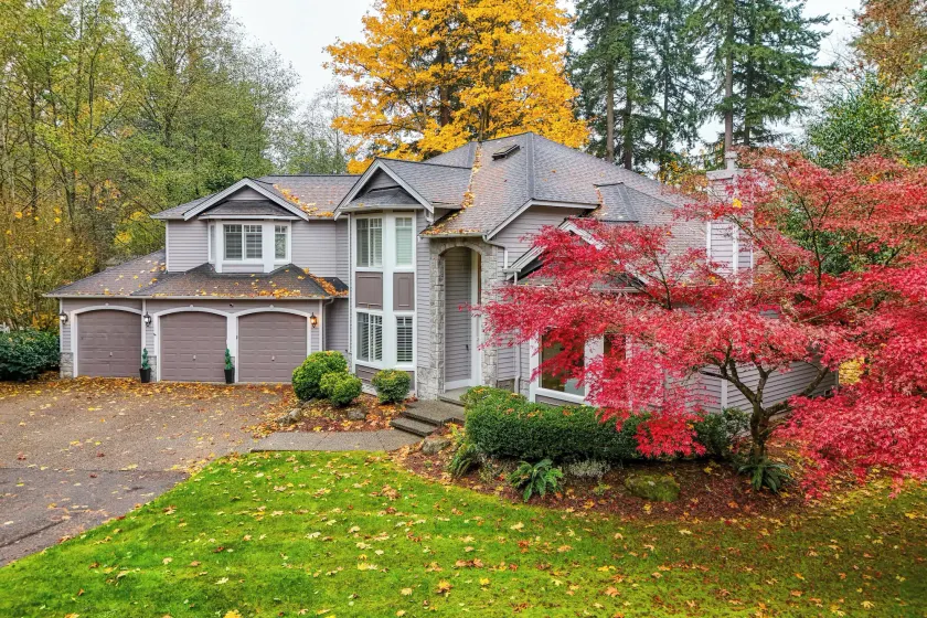 Group Getaway in Snohomish with room to relax - Image 1