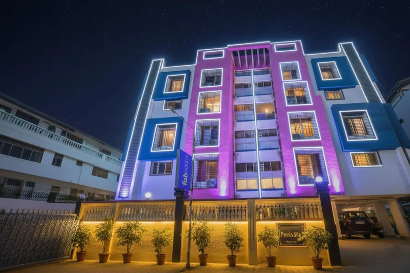 FabHotel Golden Heights - Image 1