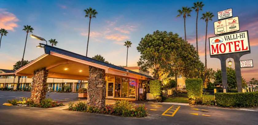 Valli Hi Motel - Image 1