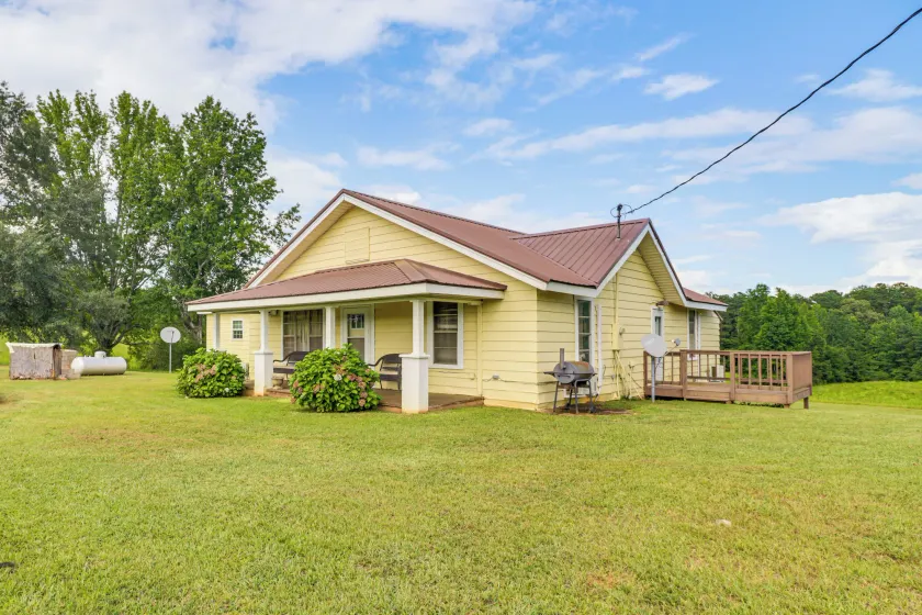 BBQ Ready: Delta Country Home on 30 Acres - Image 1