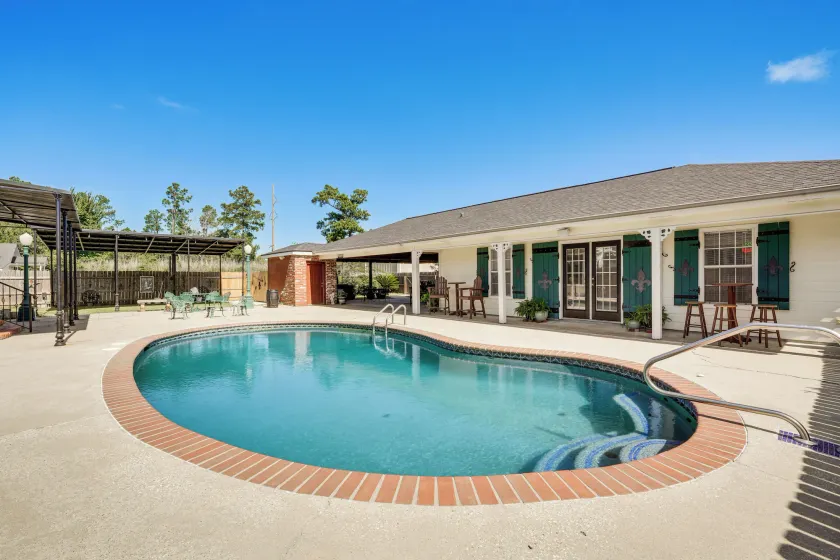 Shared BBQ Area & Pool! Cozy Home in Lake Charles - Image 1