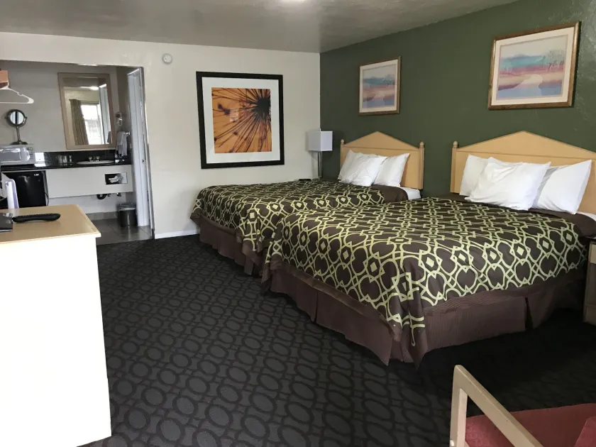 Downtown Inn - Image 1