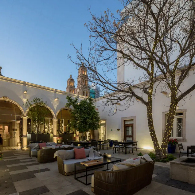 Central Hotel Boutique - Image 1