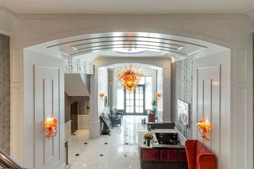 Broadway Plaza Hotel - Image 1
