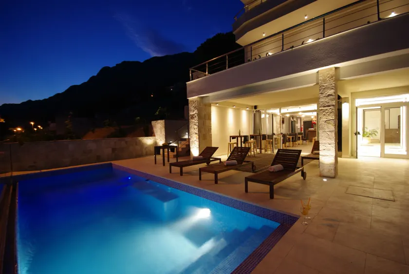 Luxury Apartment Jolara - With Heated Pool - Deluxe Suite 18 - Interior entrance