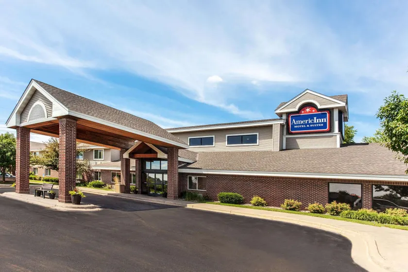 AmericInn by Wyndham Stillwater - Image 1