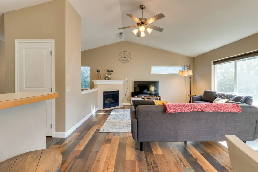 Accommodating Anchorage Abode < 1 Mi to Jewel Lake - Interiör