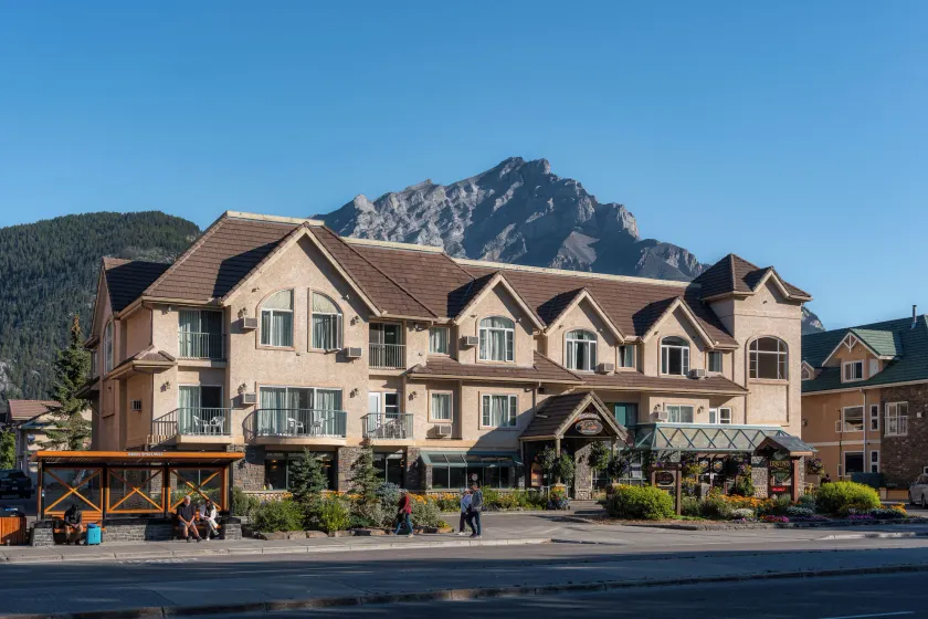 Irwin's Mountain Inn - Image 1