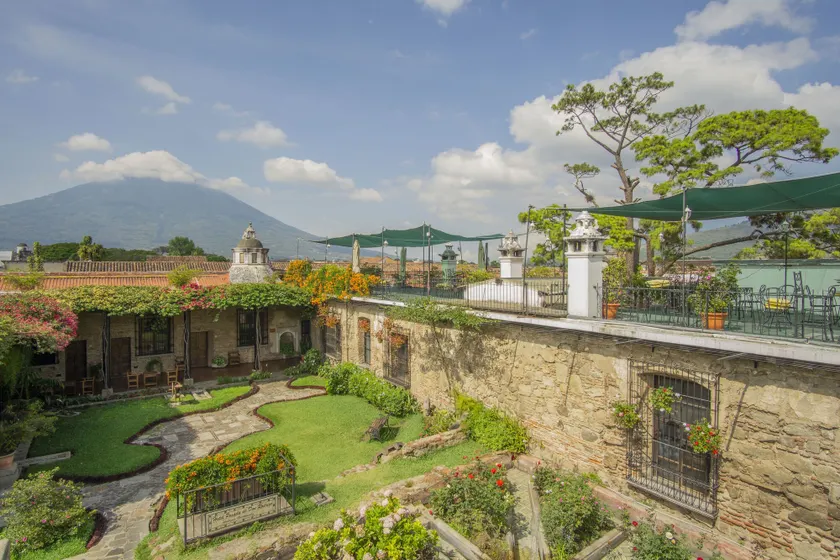 Hotel Posada de Don Rodrigo Antigua - Image 1