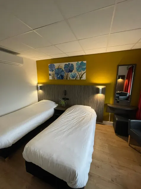 City Hotel Tilburg - Image 1