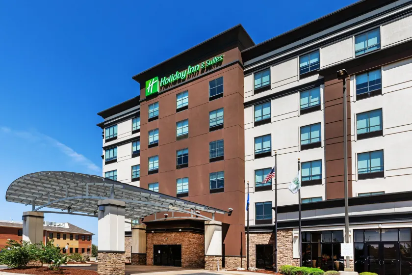 Holiday Inn Hotel & Suites Tulsa South by IHG - Image 1