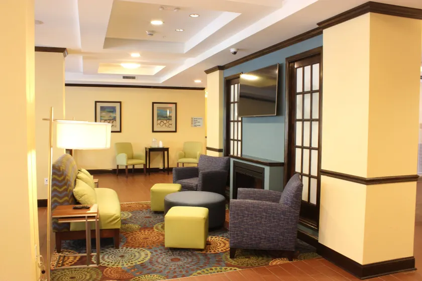 Holiday Inn Express & Suites Lebanon by IHG - Image 1