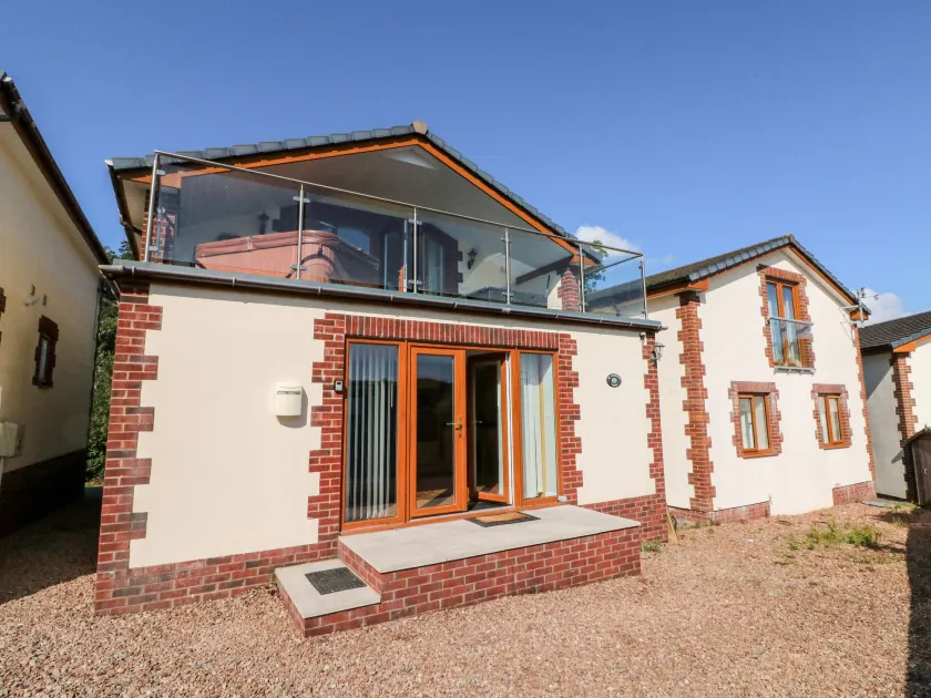 Hazelwood Lodge - Image 1