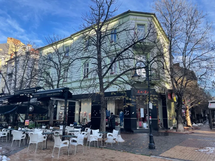 The Green Bar House - Image 1