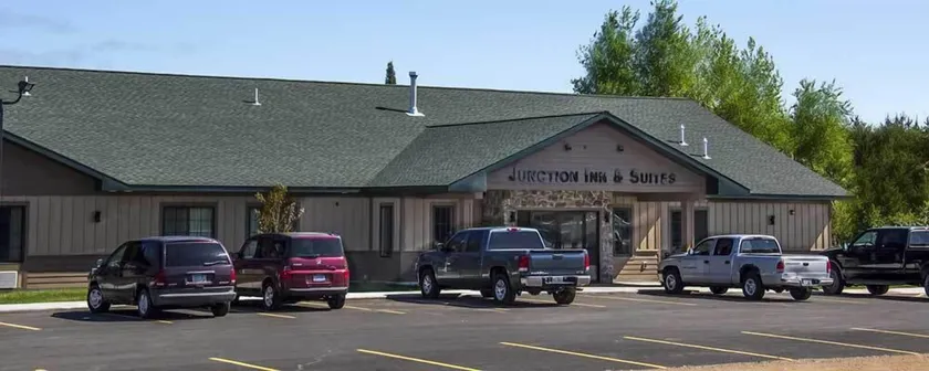Junction Inn Suites & Conference Center - Image 1