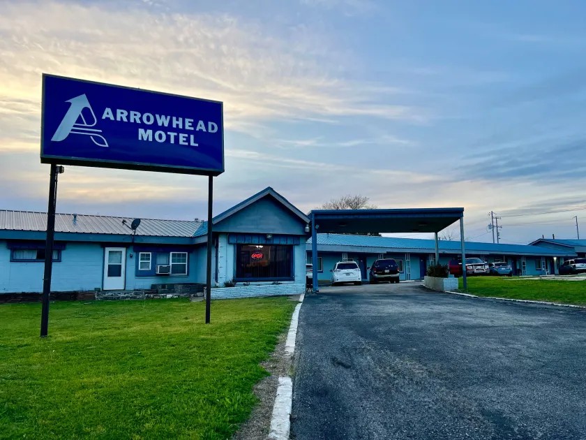 Arrowhead Motel - Image 1