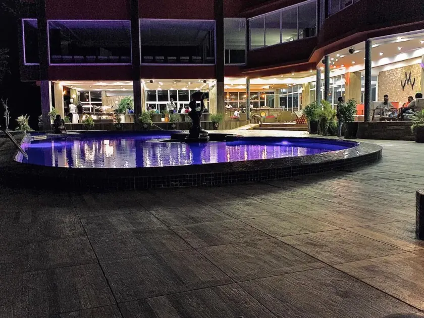 IRIS HOTEL - Image 1