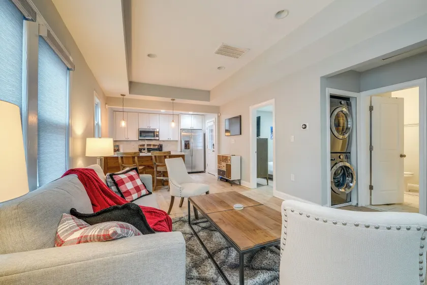 Washington DC Gem w/ Fenced Backyard - Interior
