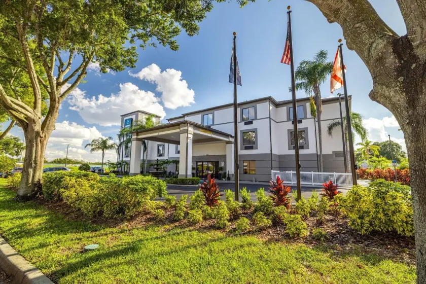 Clarion Pointe Lakeland I-4 - Image 1