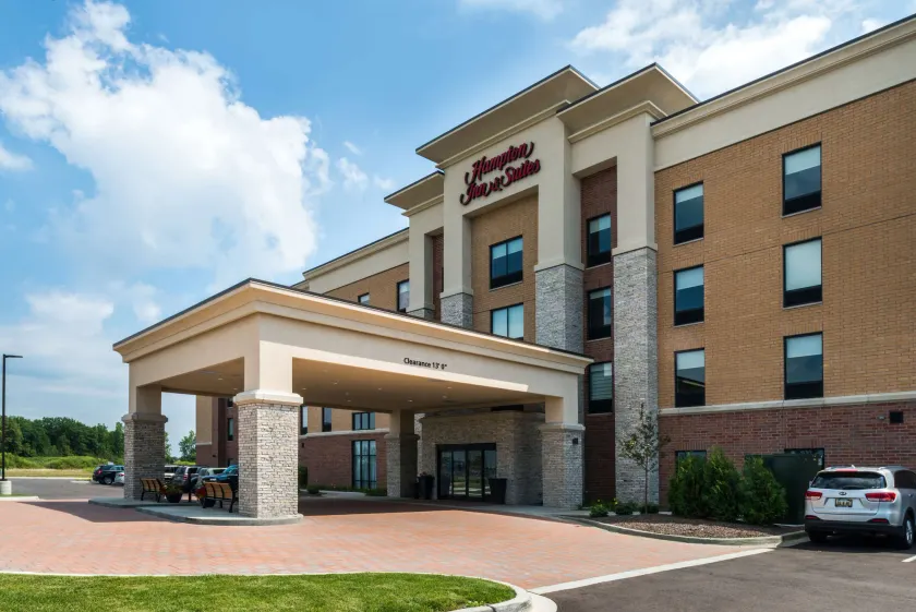 Hampton Inn & Suites Wixom - Image 1