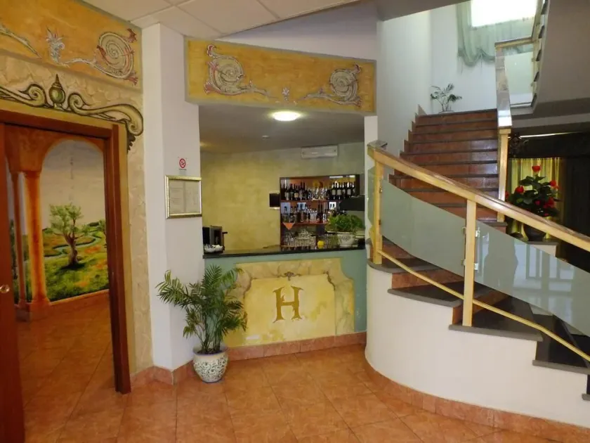 Valle Degli Ulivi - Interior entrance