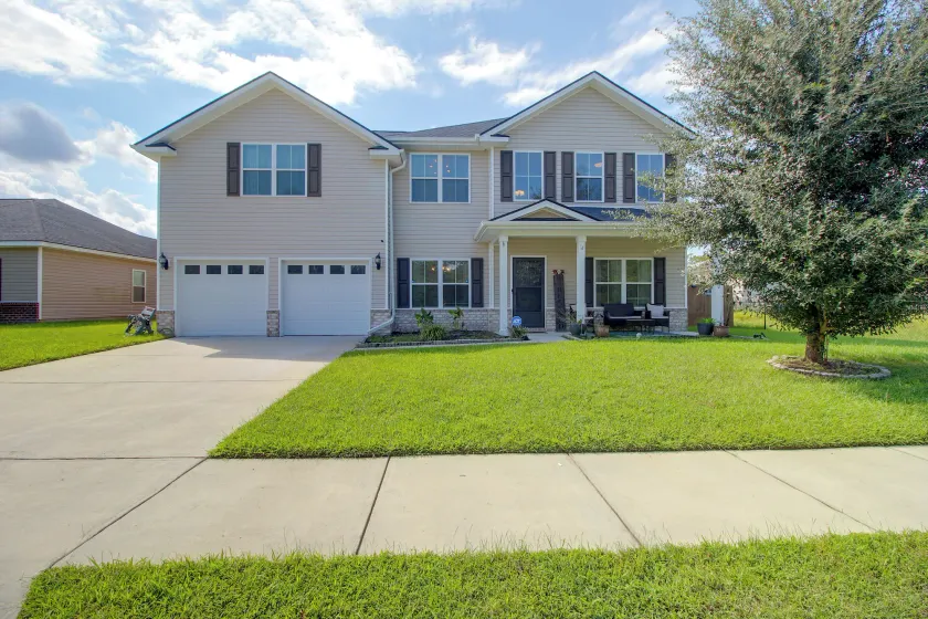 4 Mi to Fort Stewart: Group Escape w/ Private Yard - Image 1
