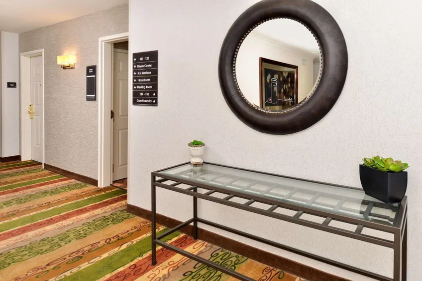 Hilton Garden Inn Dallas/Addison - Lobby