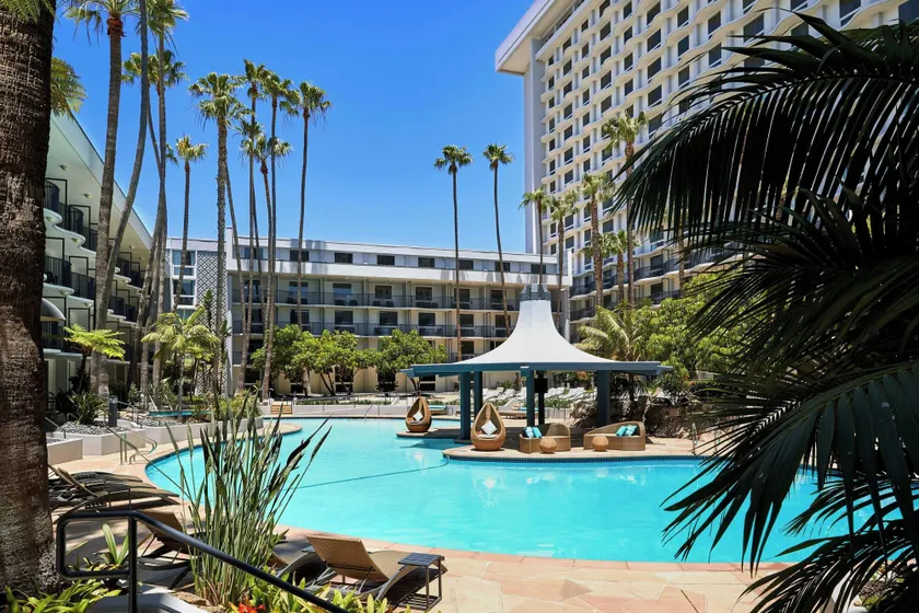 Los Angeles Airport Marriott - Image 1