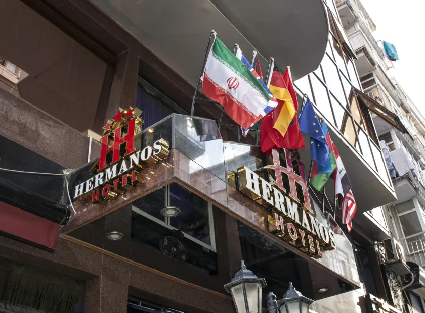 Hermanos Hotel - Image 1