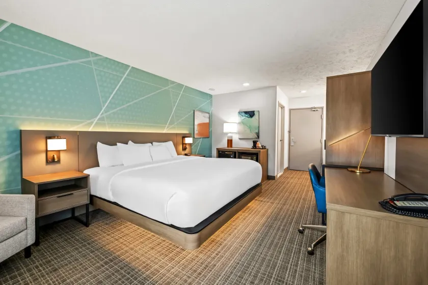Comfort Inn Traverse City - Image 1