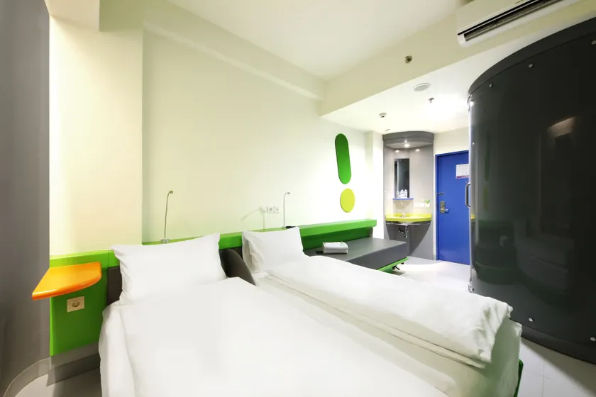 POP! Hotel Tebet Jakarta - Image 1