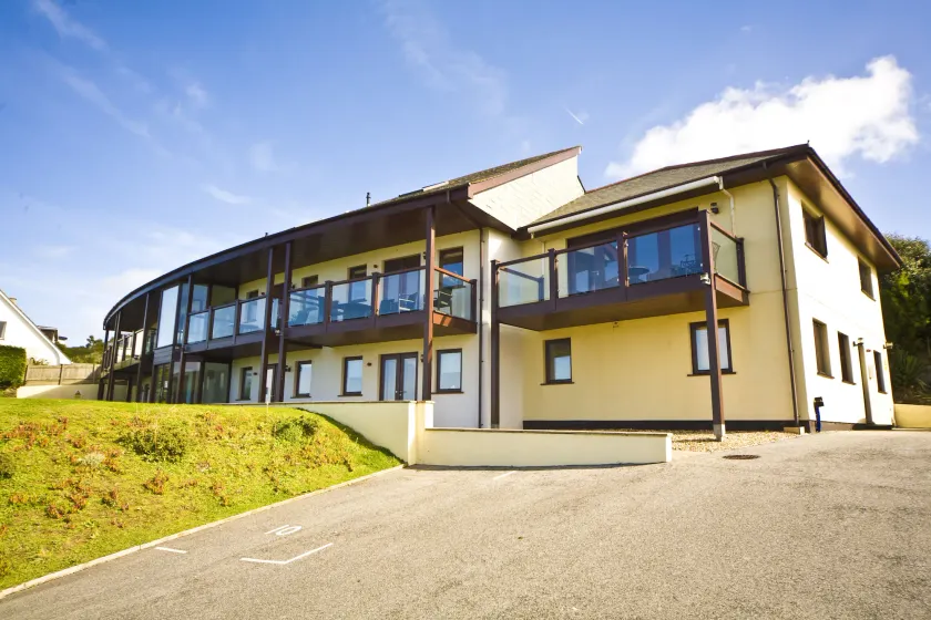 White Lodge Apartments - Image 1