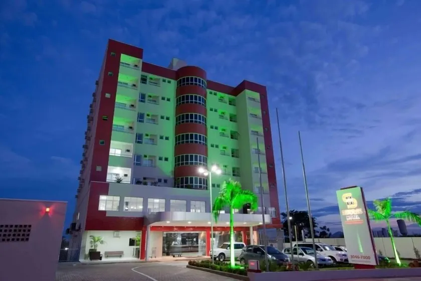 Serras Hotel - Image 1