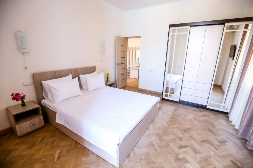 Alba Hotel Yerevan - Image 1