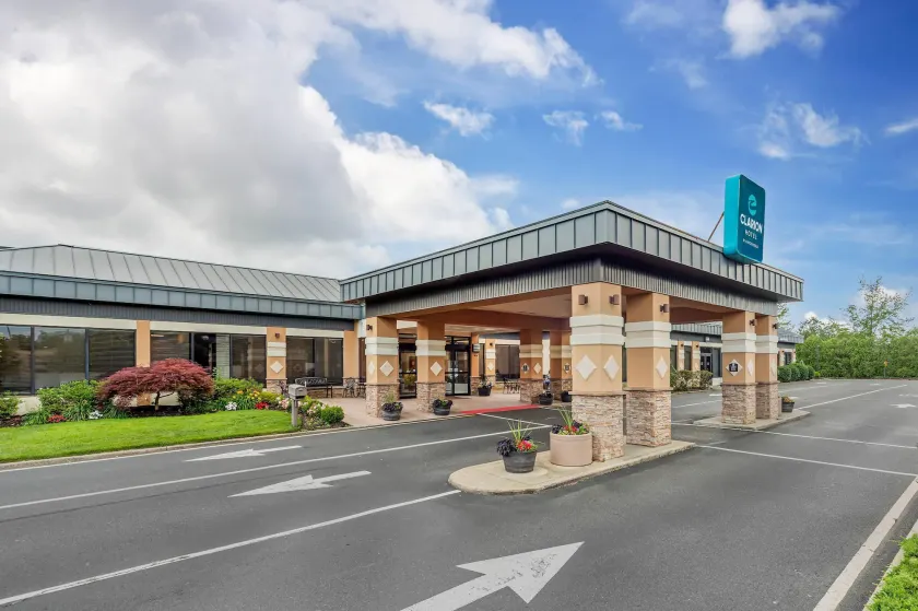 Clarion Hotel & Conference Center Toms River - Image 1