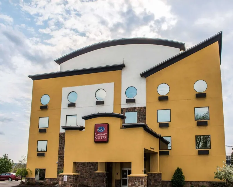 Comfort Suites Monroeville - Pittsburgh East - Image 1