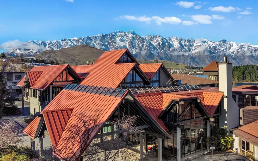 Copthorne Hotel and Resort Lakefront Queenstown - Image 1