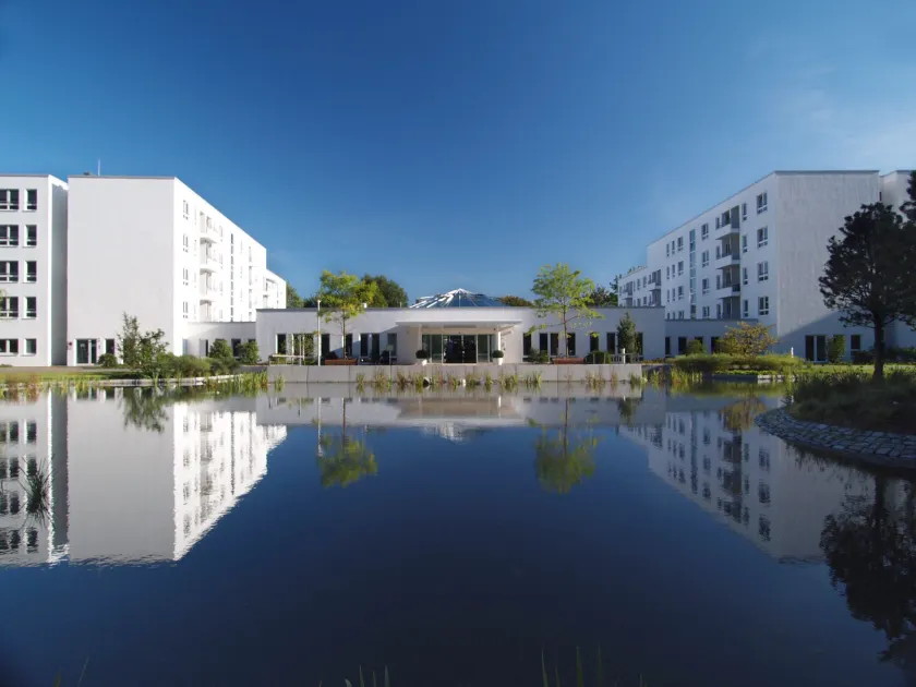 New Living Home Residenzhotel Hamburg - Image 1