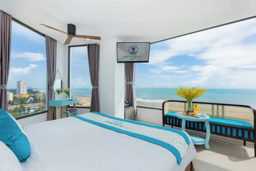 Annata Beach Hotel - Image 1