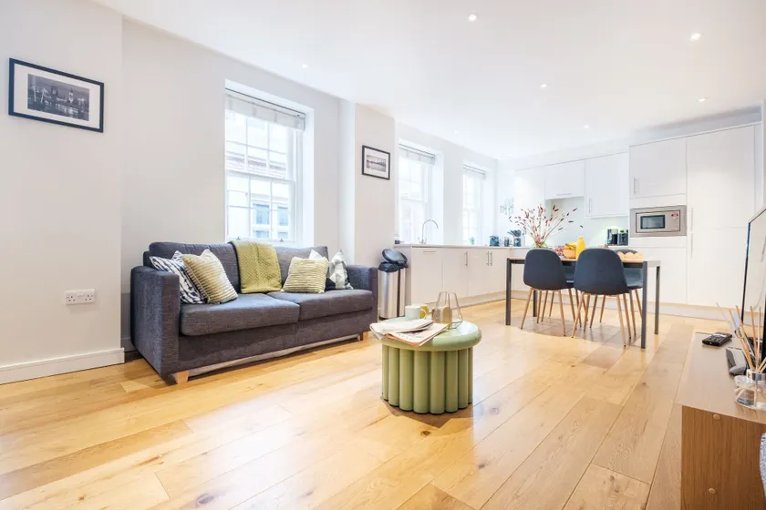 City of London Apartment - Image 1