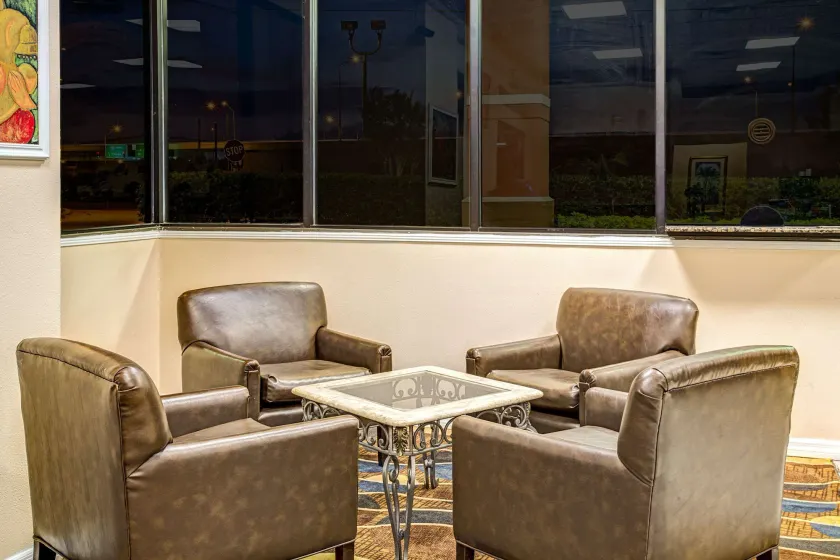 DAYS INN OF YORK - Image 1