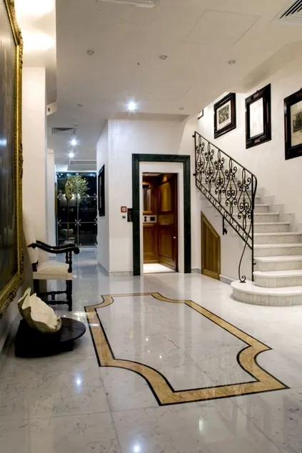 Arcom Palace - Entrée intérieure